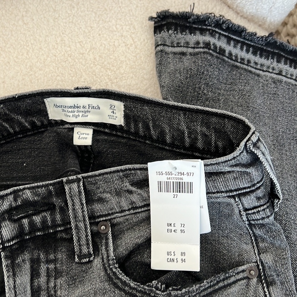 NWT Abercrombie Ankle Straight Ultra High Rise Curve Love